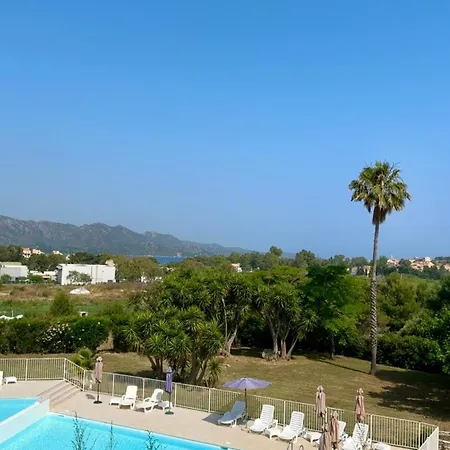 Avec Piscine - Saint-florent, France